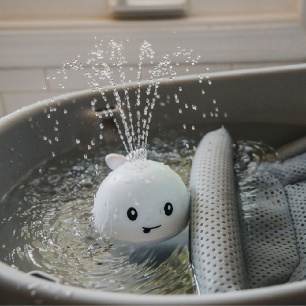 🦈 Whale Bath Toy with Disco Lights – Make Bathtime Fun and Magical